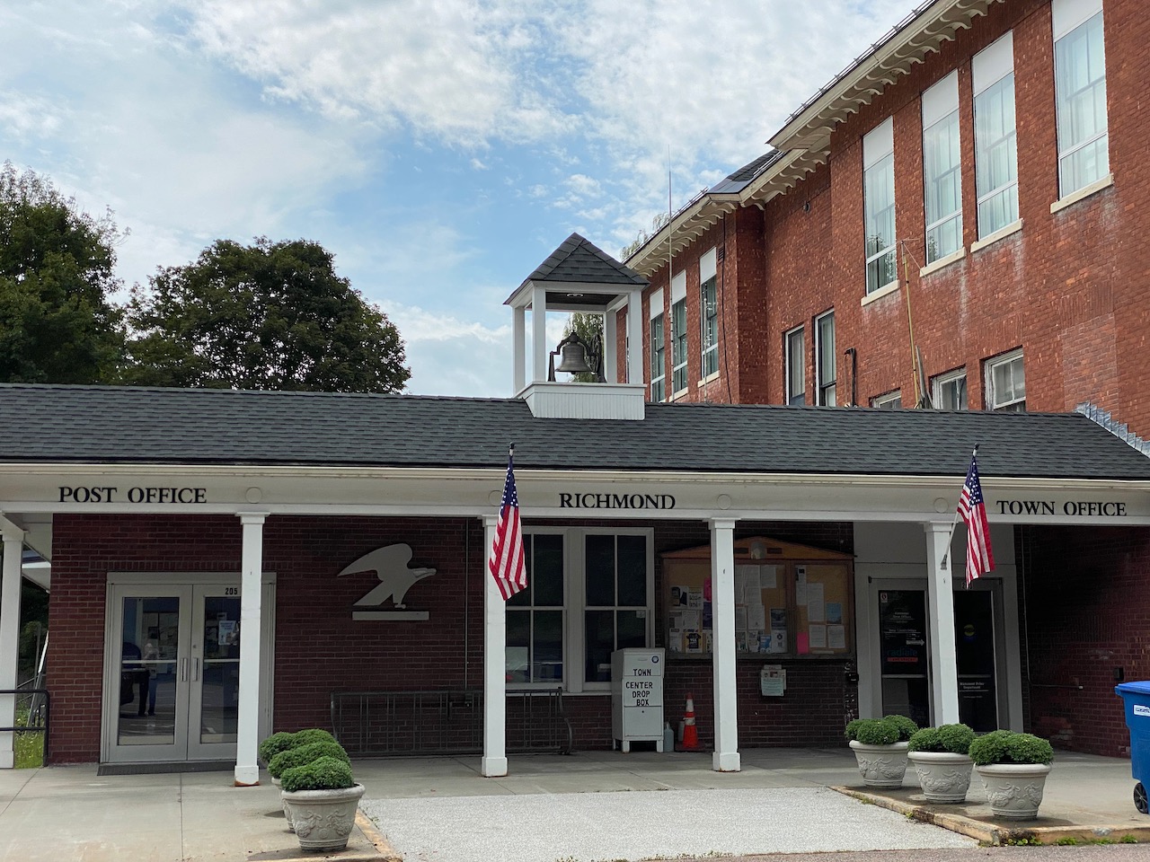 vt251-richmond-town-office